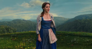 La Bella e la Bestia: Emma Watson canta “Bonjour” in una clip del film
