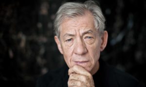 Ian McKellen spiega come evitare figuracce come quelle degli Oscar
