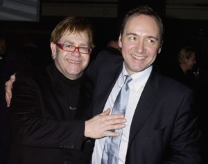 Elton John si schiera in difesa di Kevin Spacey